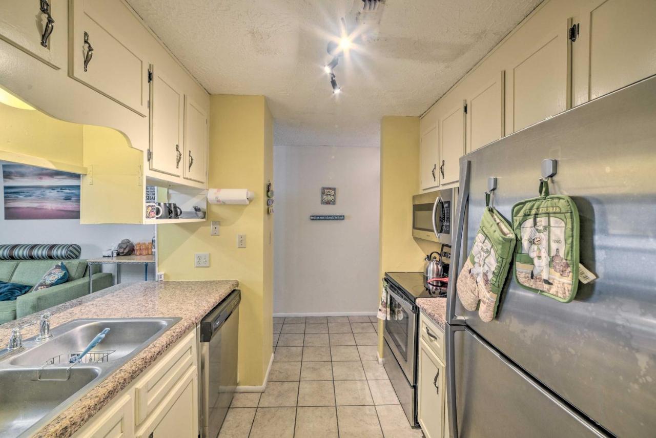 Apartment Bayside Pcb Escape With Community Pool And Docks!