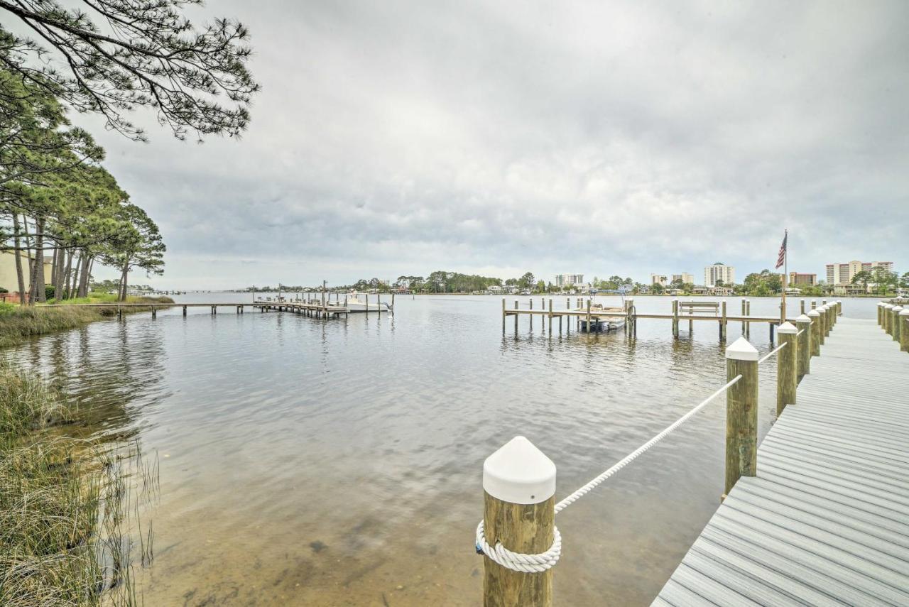 Apartment Bayside Pcb Escape With Community Pool And Docks!