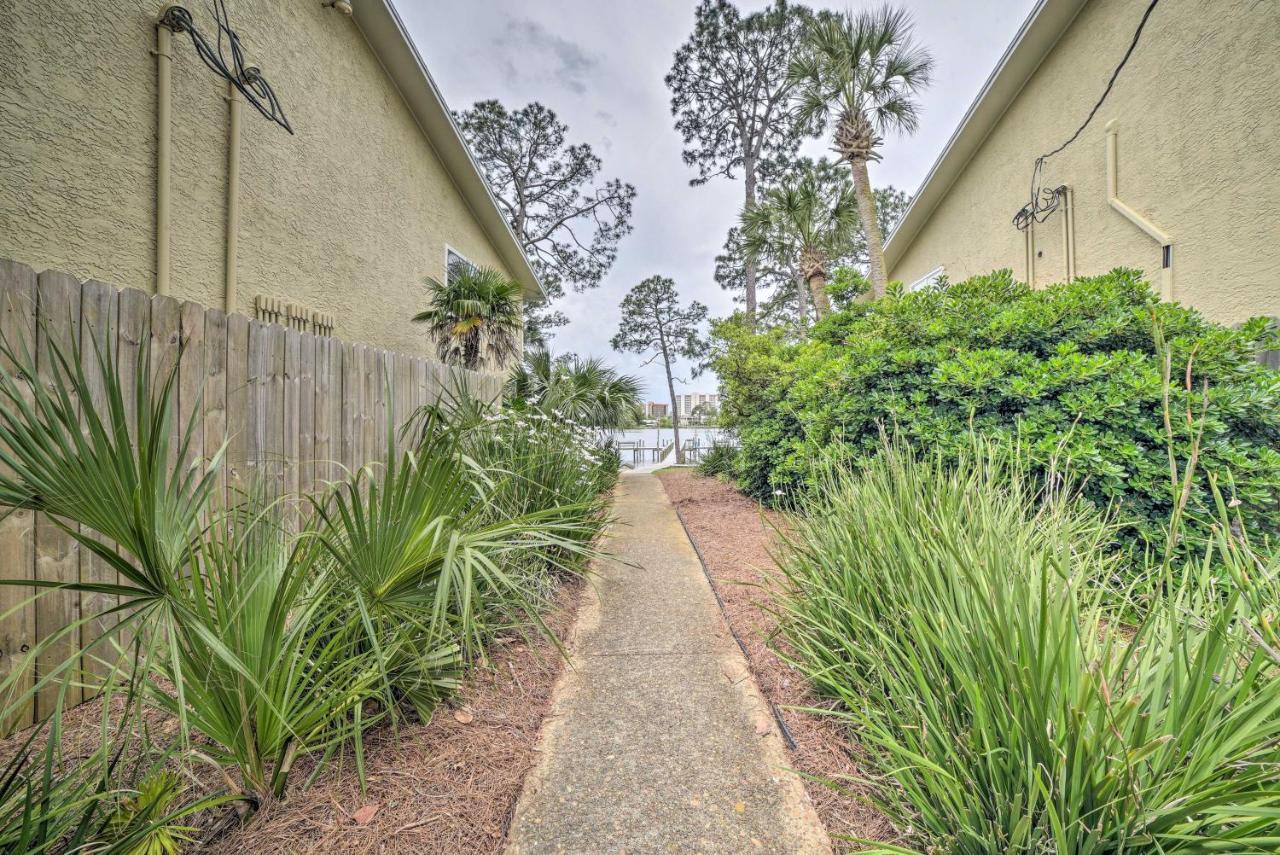 Apartment Bayside Pcb Escape With Community Pool And Docks!